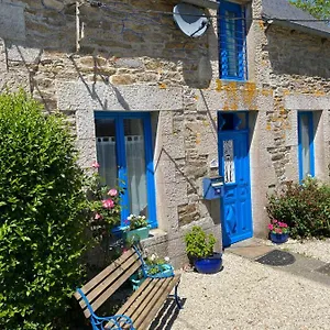 Hébergement de vacances De La Motte Parent, Plouguenast-Langast