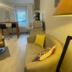Appartement Maison Moderne Et Confortable Centre Bretagne, Plouguenast-Langast