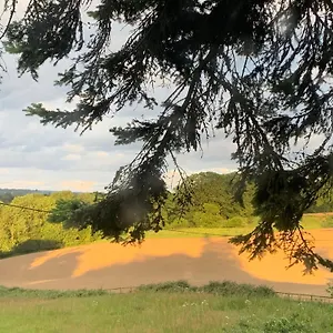 Hébergement de vacances Les Ercuries, Plouguenast-Langast